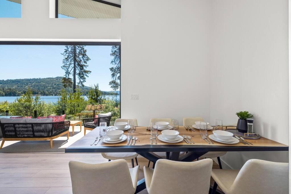 Kelly'S Sunset Lake Retreat Shawnigan Lake Bagian luar foto
