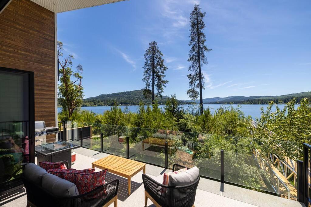 Kelly'S Sunset Lake Retreat Shawnigan Lake Bagian luar foto