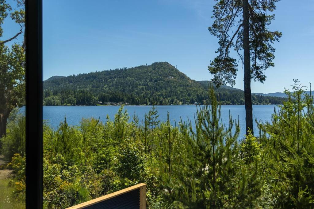 Kelly'S Sunset Lake Retreat Shawnigan Lake Bagian luar foto