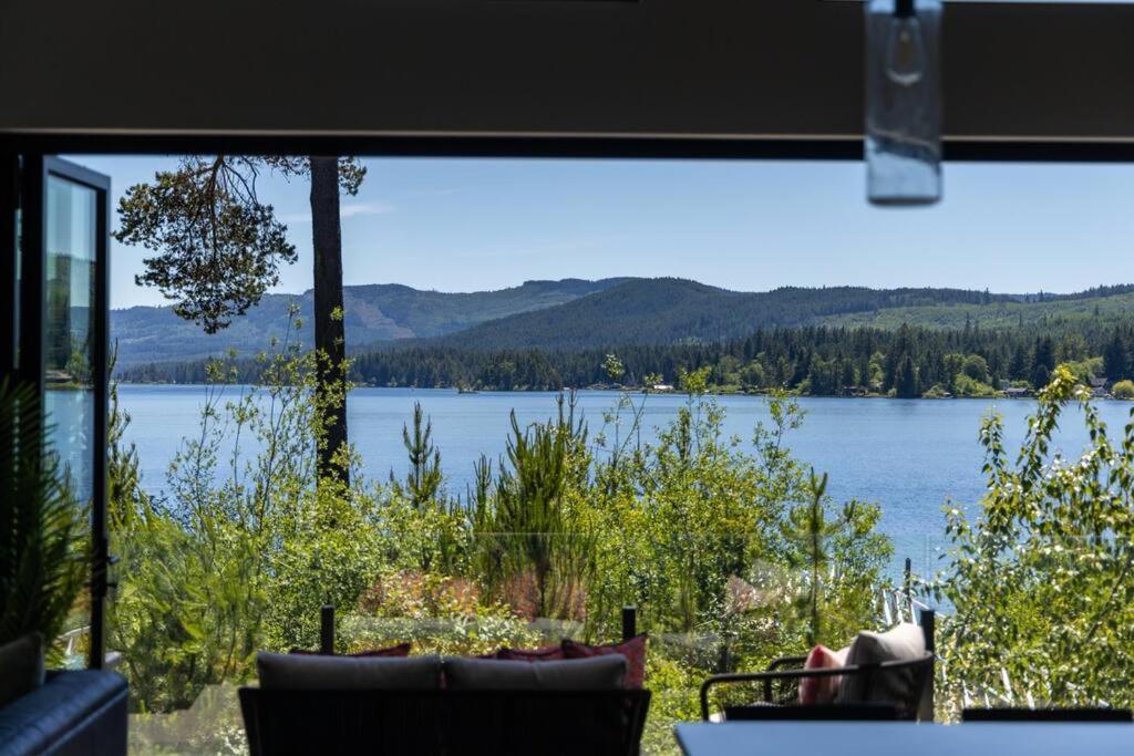 Kelly'S Sunset Lake Retreat Shawnigan Lake Bagian luar foto