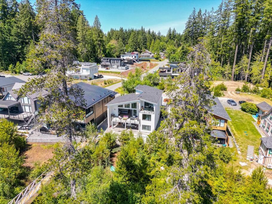 Kelly'S Sunset Lake Retreat Shawnigan Lake Bagian luar foto